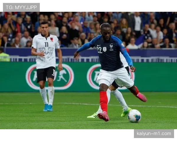 昂热主场零比一不敌里尔 吉鲁点球成为全场唯一进球 昂热主场零比一不敌里尔 吉鲁点球成为全场唯一进球