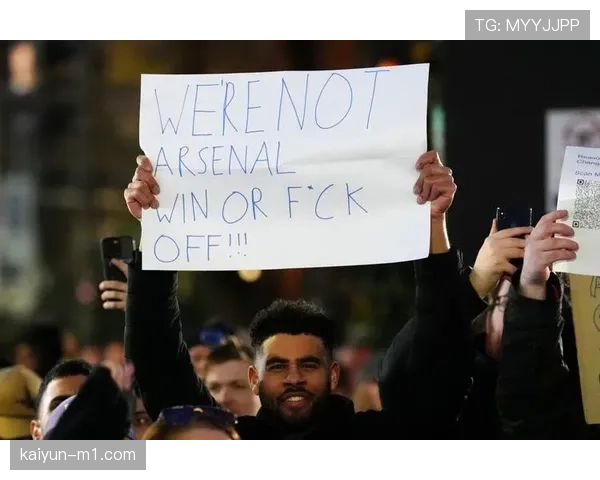 英超第27轮专项表现统计显示 裁判判罚尺度引发讨论 英超第27轮专项表现统计显示 裁判判罚尺度引发讨论